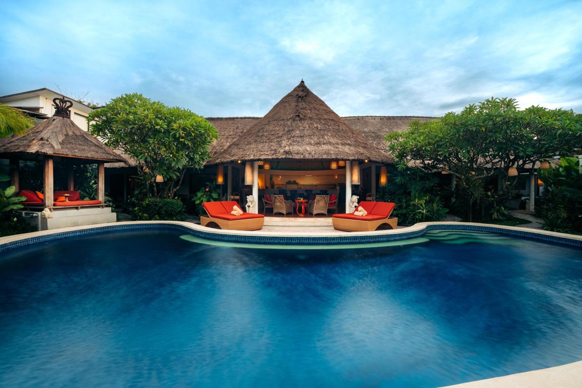 Five-Bedroom Villa Private Pool